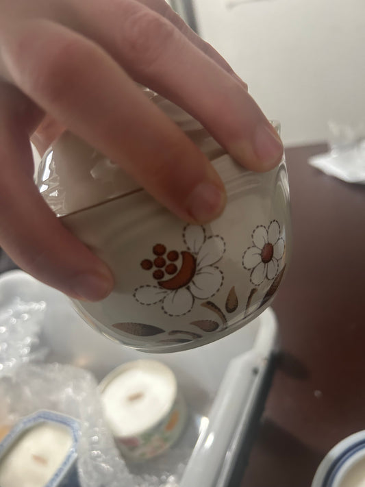 Flower design with top candle